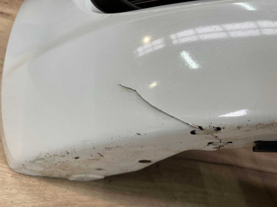 Zderzak przedni Suzuki Swift Mk7