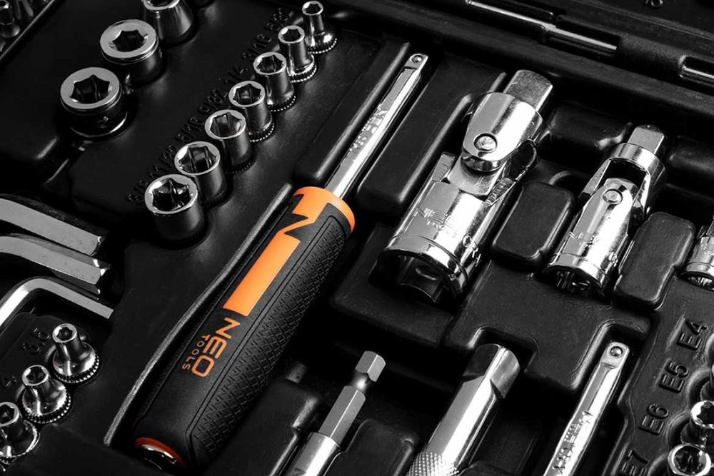 Zestaw XXL NEO Tools 233 sztuk Kluczy Nasadowych Płaskich Walizka