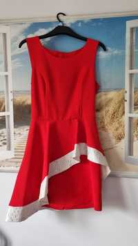 Czerwona sukienka. Stan idealny. Solidny materiał. Rozmiar 36.