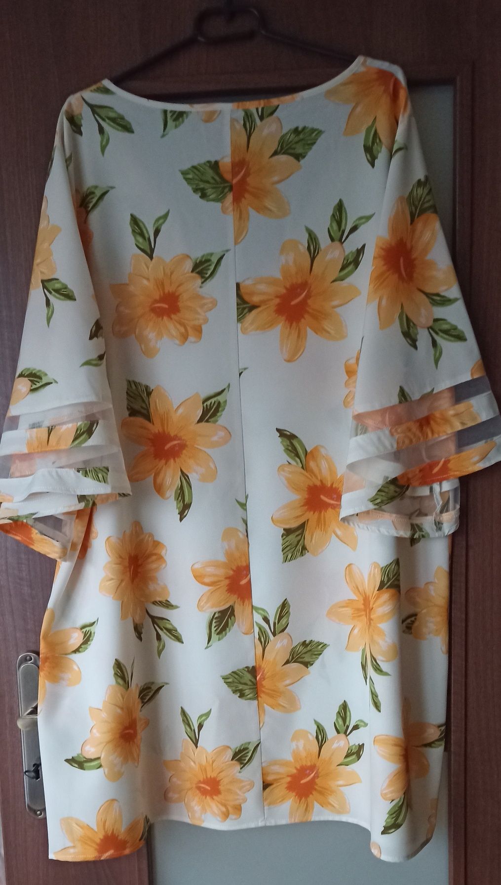 Ecru sukienka w kwiaty , kloszowa rękaw z paskami tiulowymi 4XL Shein