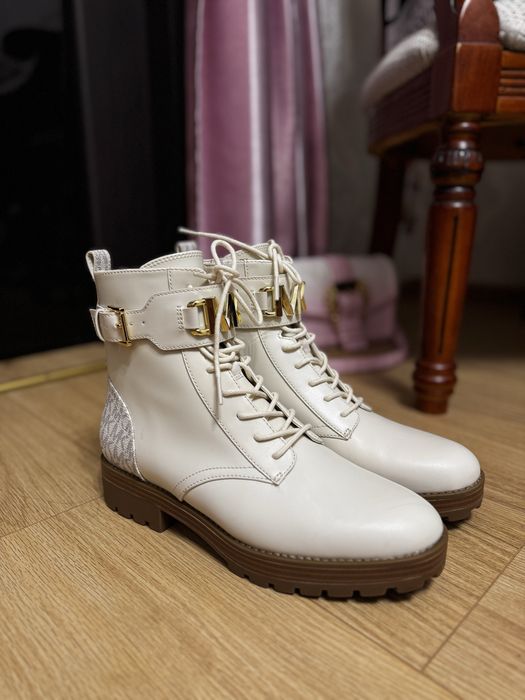 Новые сапоги ботинки Michael Kors