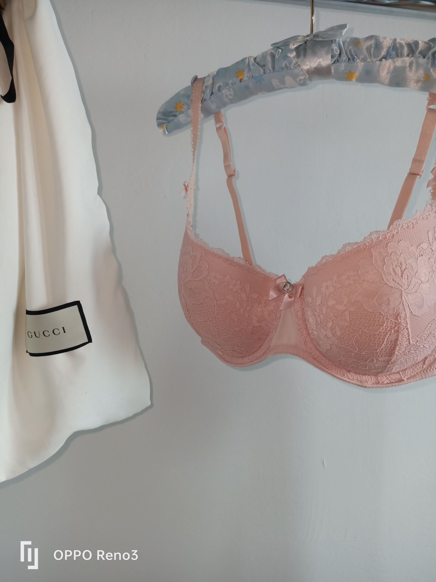 Markowy biustonosz modelujący Hunkemöller r 70B usztywniany fiszbinami