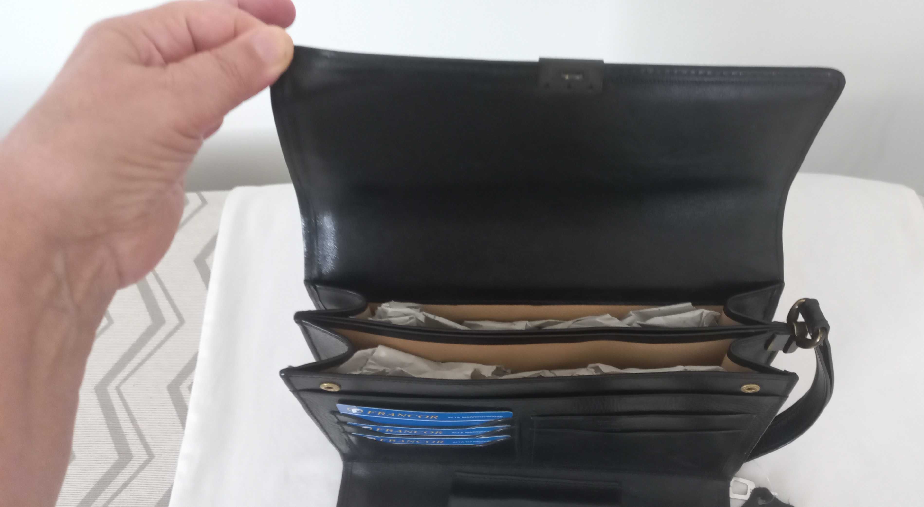 Pochete Bolsa de Homem em Pele com Pega de Mão - Preta