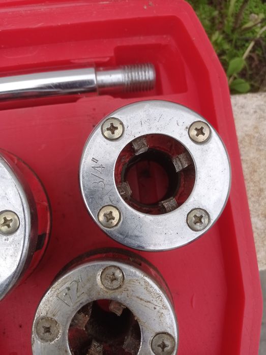 Tarrachas para tubo metálico