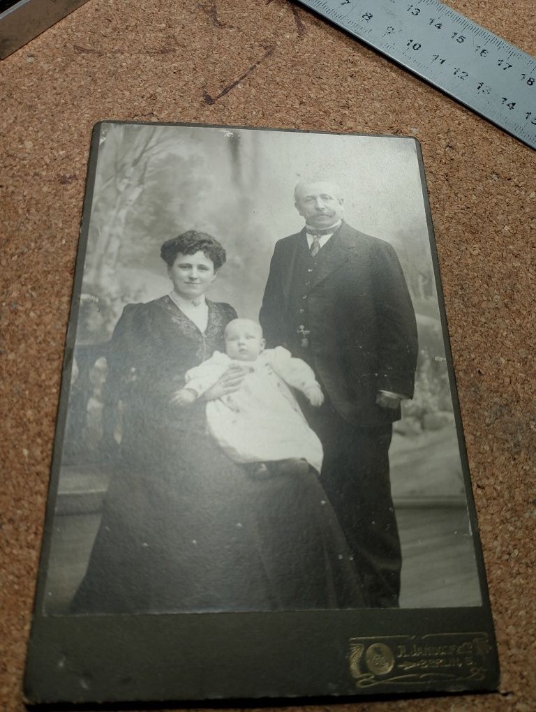 Stara niemiecka fotografia rodzinna Signovana A. Jandorf i Go. Berlin.