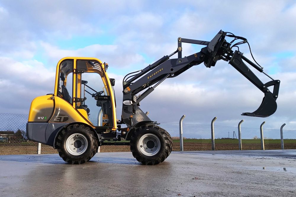 Ładowarka przegubowa EUROTRAC W12S z kabiną i Silnik KUBOTA V1505