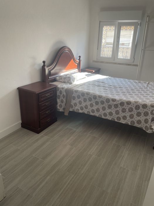 Quarto de casal em Amadora Casal da Mira