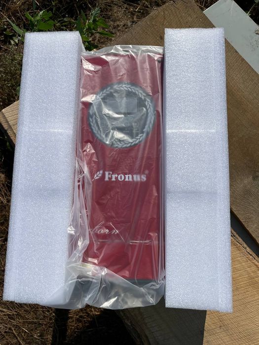 Купити гібридний інвертор Гібридні сонячні інвертори Fronus PV2200 12v