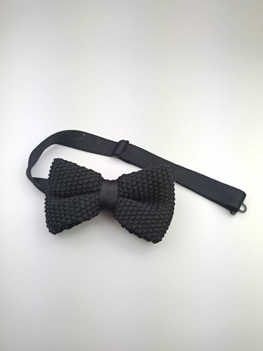 Czarna mucha muszka wks544m