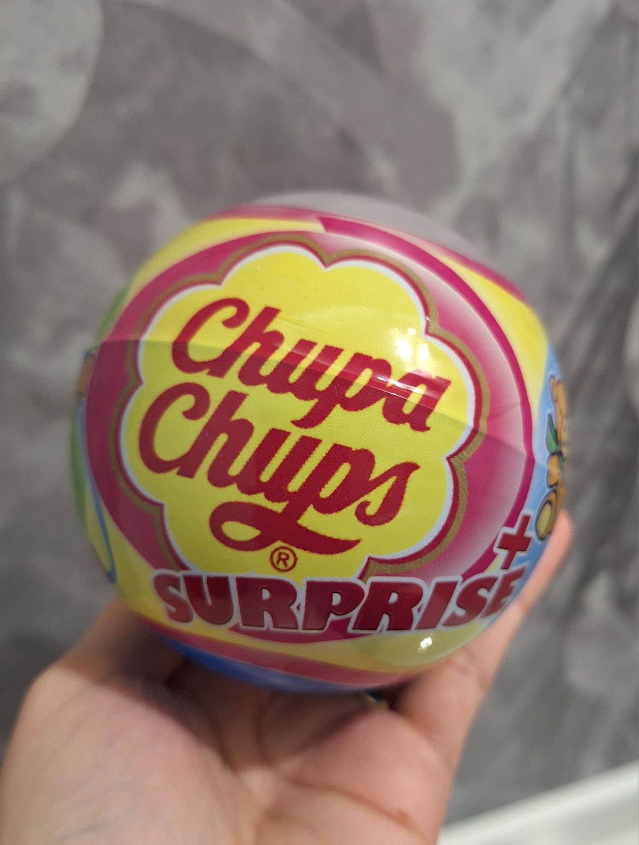 Duża kula Chupa Chups Suprise lizak + zabawka