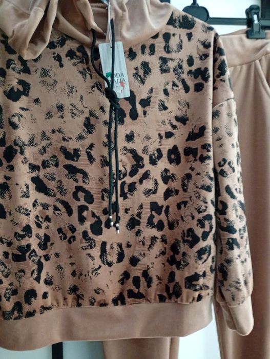 Nowy dres welurowy damski