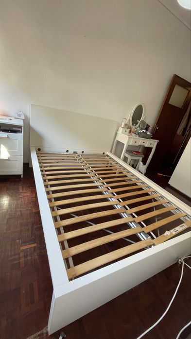Cama de casal Ikea