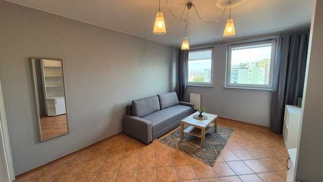 Ładna kawalerka z garażem  i komórką, Bielany !!!