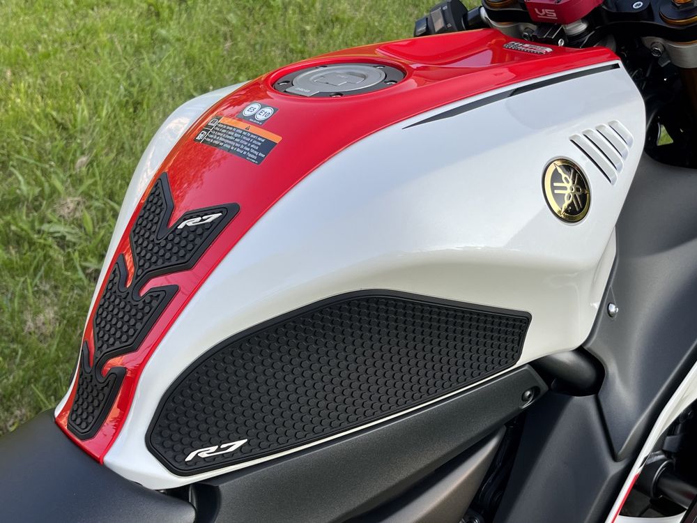 Спортбайк Yamaha YZF R7 2023 Akrapovic ямаха р7 мт-07 мт-09