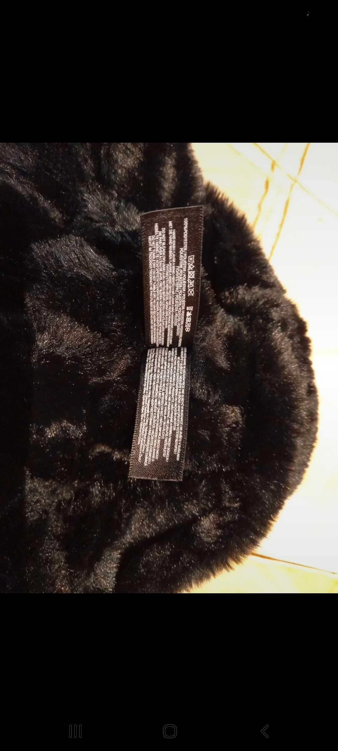 Gola preta fofa, quente e macia - Primark