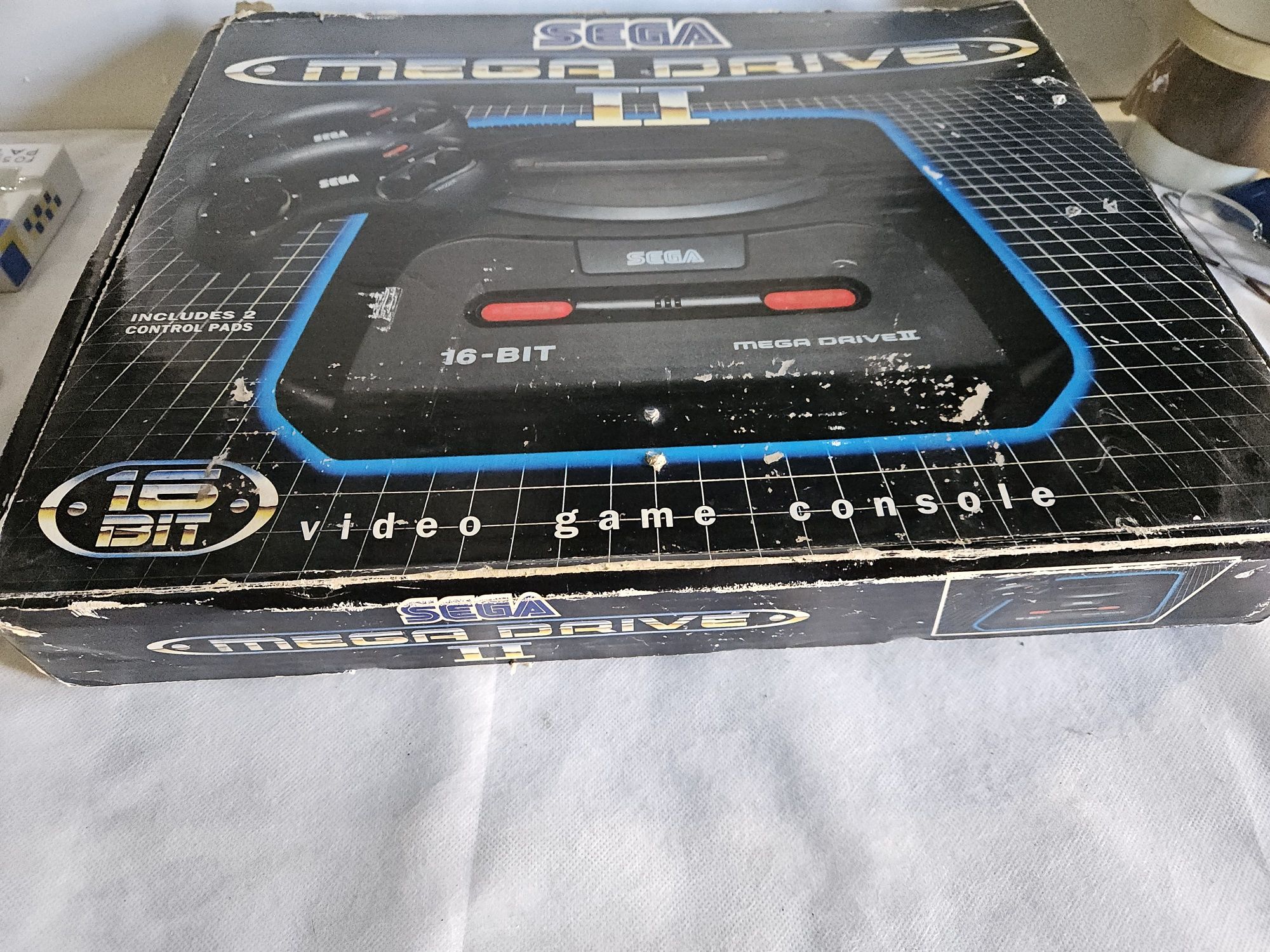 Sega megadrive com caixa