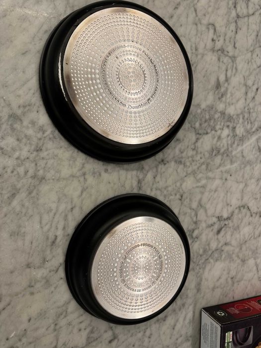 2 Frigideiras Tefal em Titânio para Indução – excelente estado