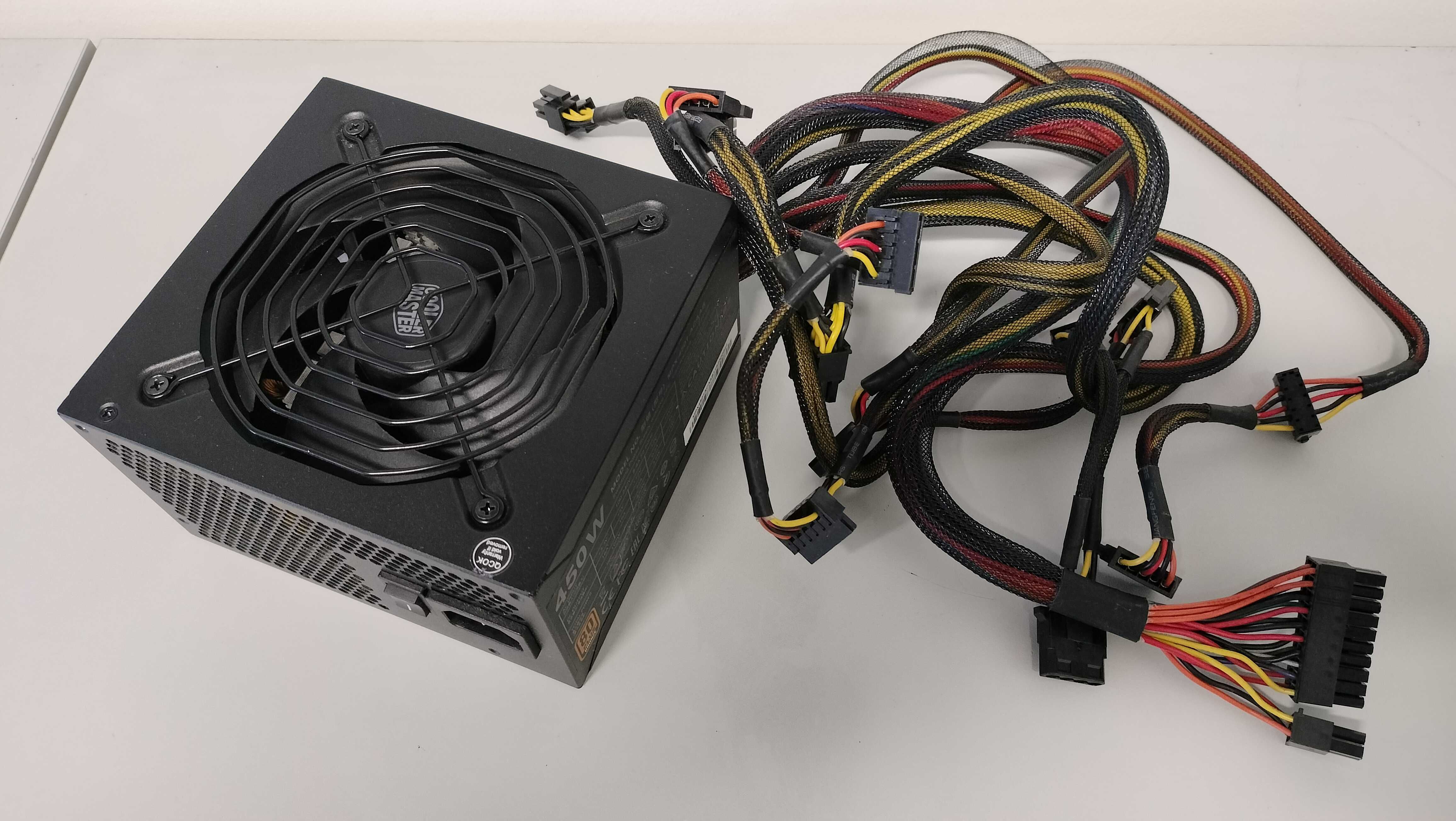 Fonte Cooler Master 450W