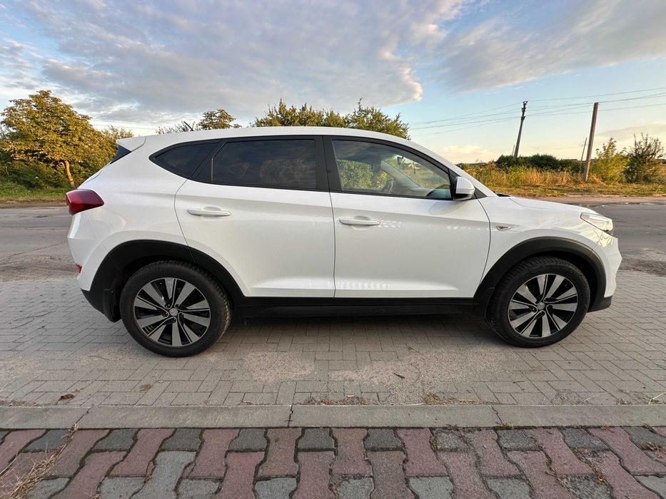 HYUNDAI Tucson 2017 рік