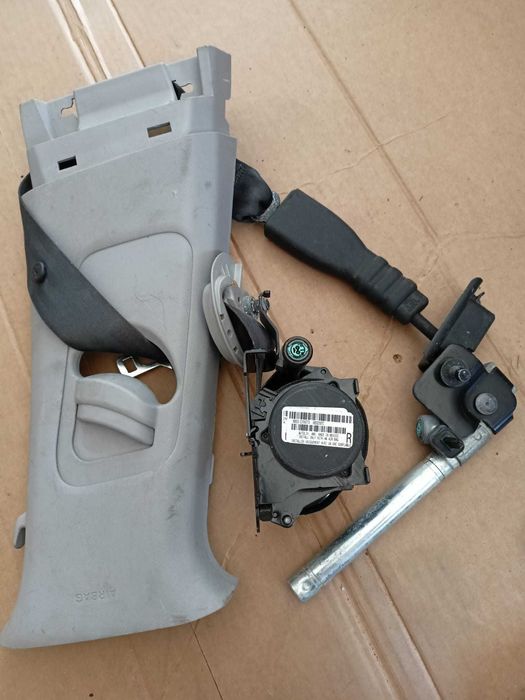 Hyundai Kia pas napinacz przedni prawa strona USA