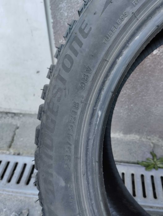 Opony zimowe Bridgstone Blizzak 235/45/18 2szt.