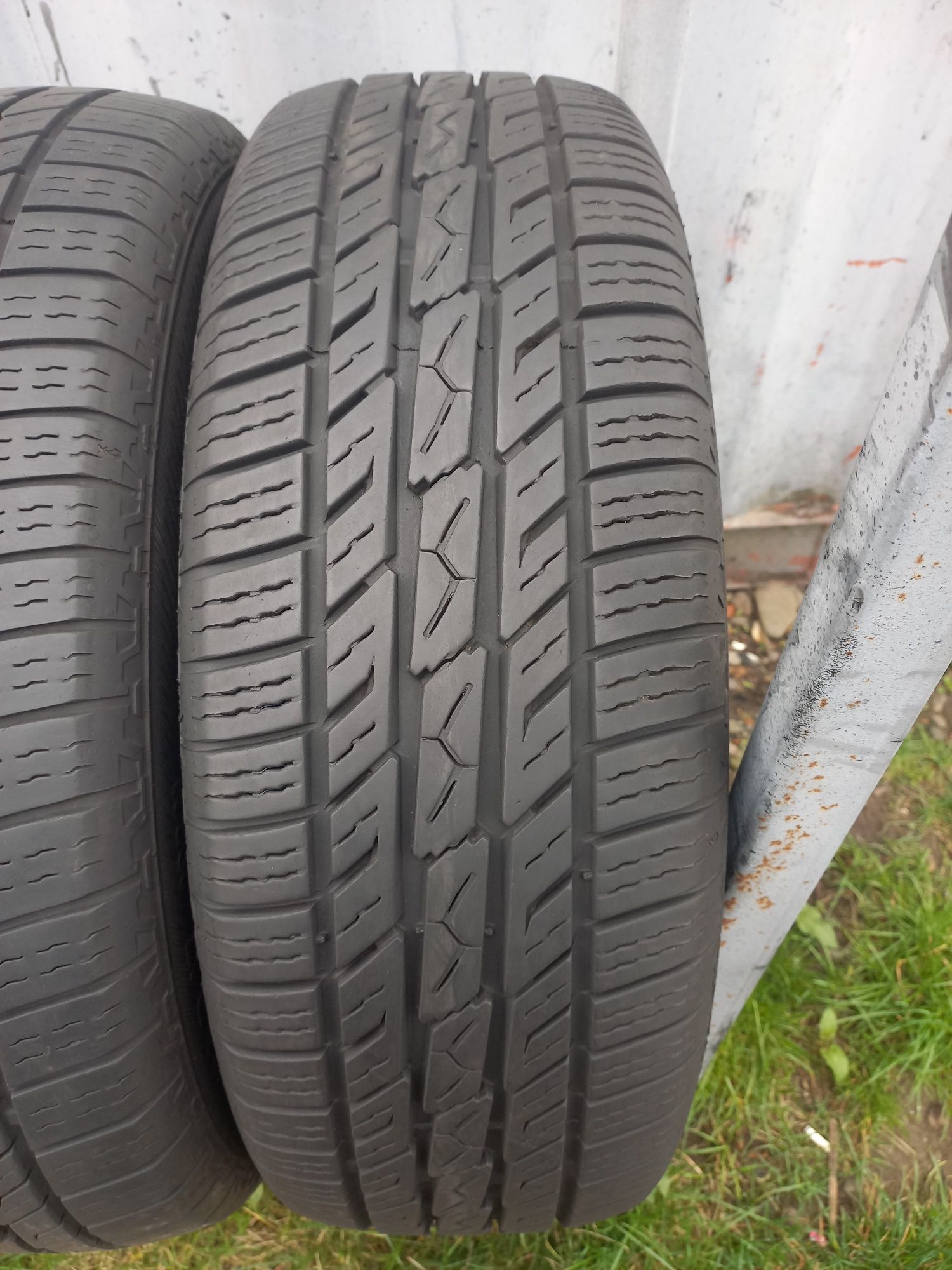 225/65 R17 BARUM