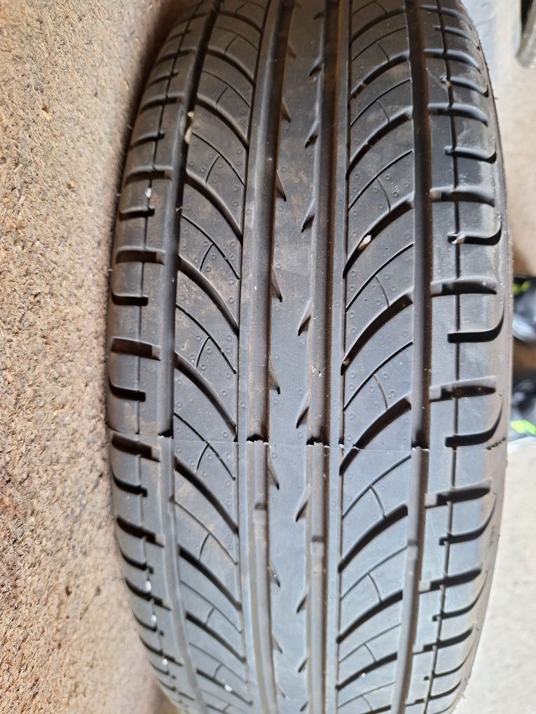 2 ската 185/60 r 15