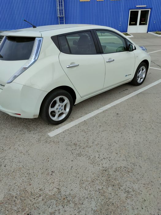 Nissan leaf 2012