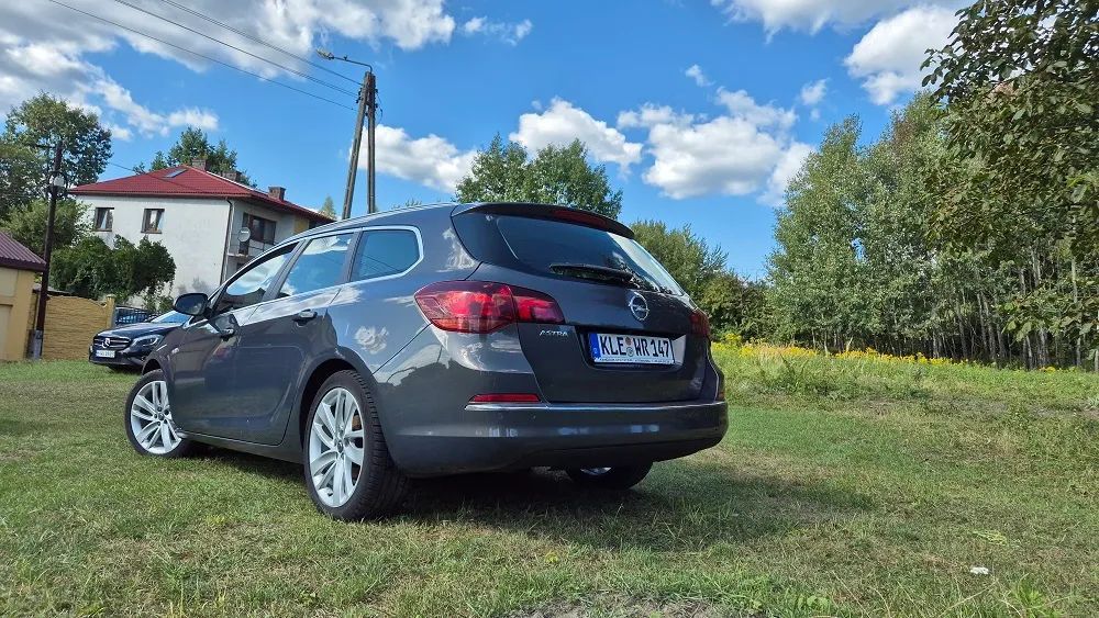 Opel Astra 1,4-Turbo Sport Navi-Kamera-Blis-Tempomat Ledy