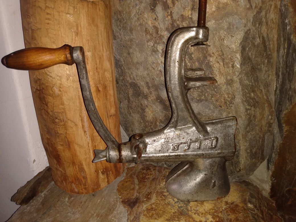 Wyciskarka ALFA / PRL / LOFT.