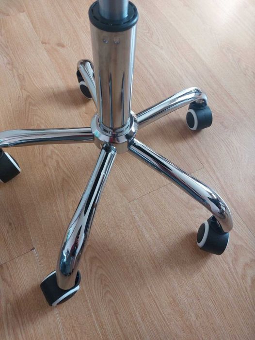 Mocny Stołek Krzesło Taboret Obrotowy Na Kółkach Kosmetyczny Fryzjer