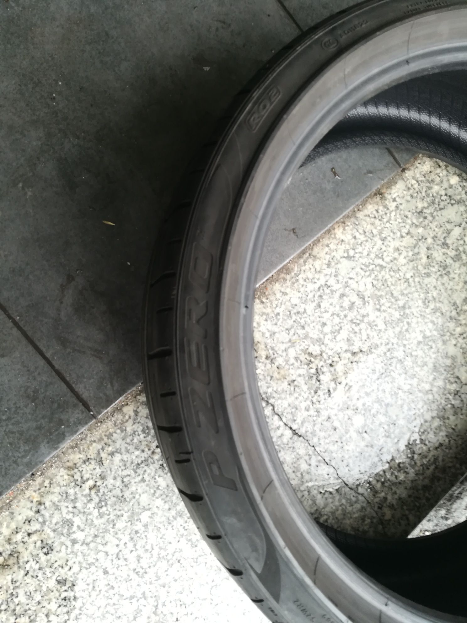 2 pneus 235 35 r19 Pirelli