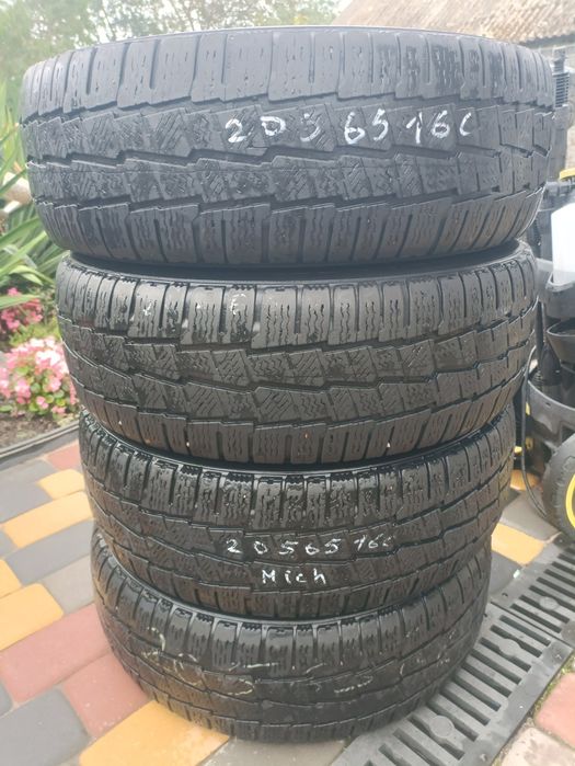 Вантажна гума Michelin 205*65 р16с комплект шин