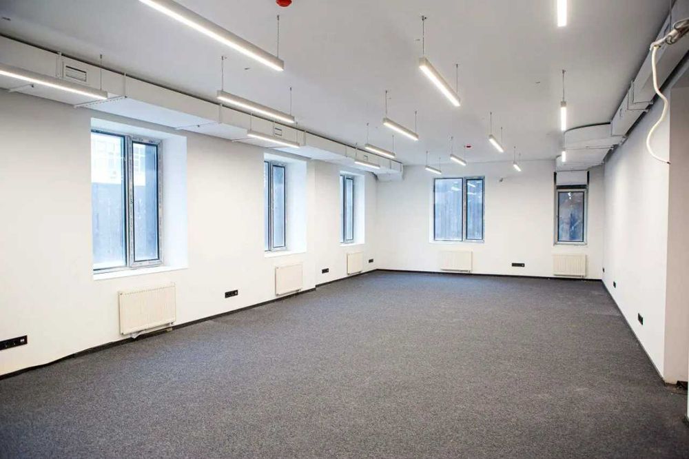 Без кмісії, Продаж офісної будівлі біля метро Політехнічний Інститут.