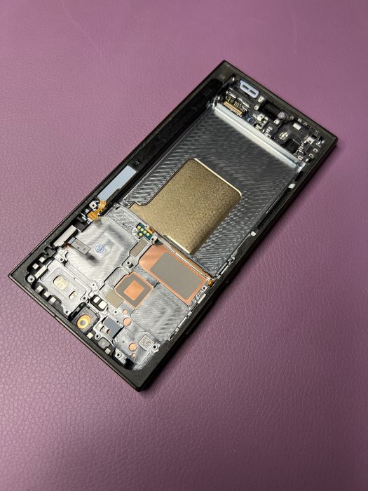 Дисплей разбитый Samsung S24 Ultra