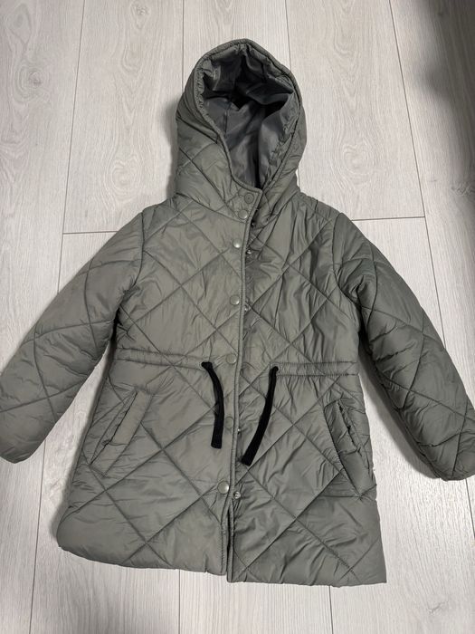 Курточка на дівчинку 5-6 років