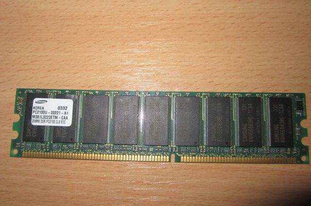 Память Samsung DDR1 256 Mb