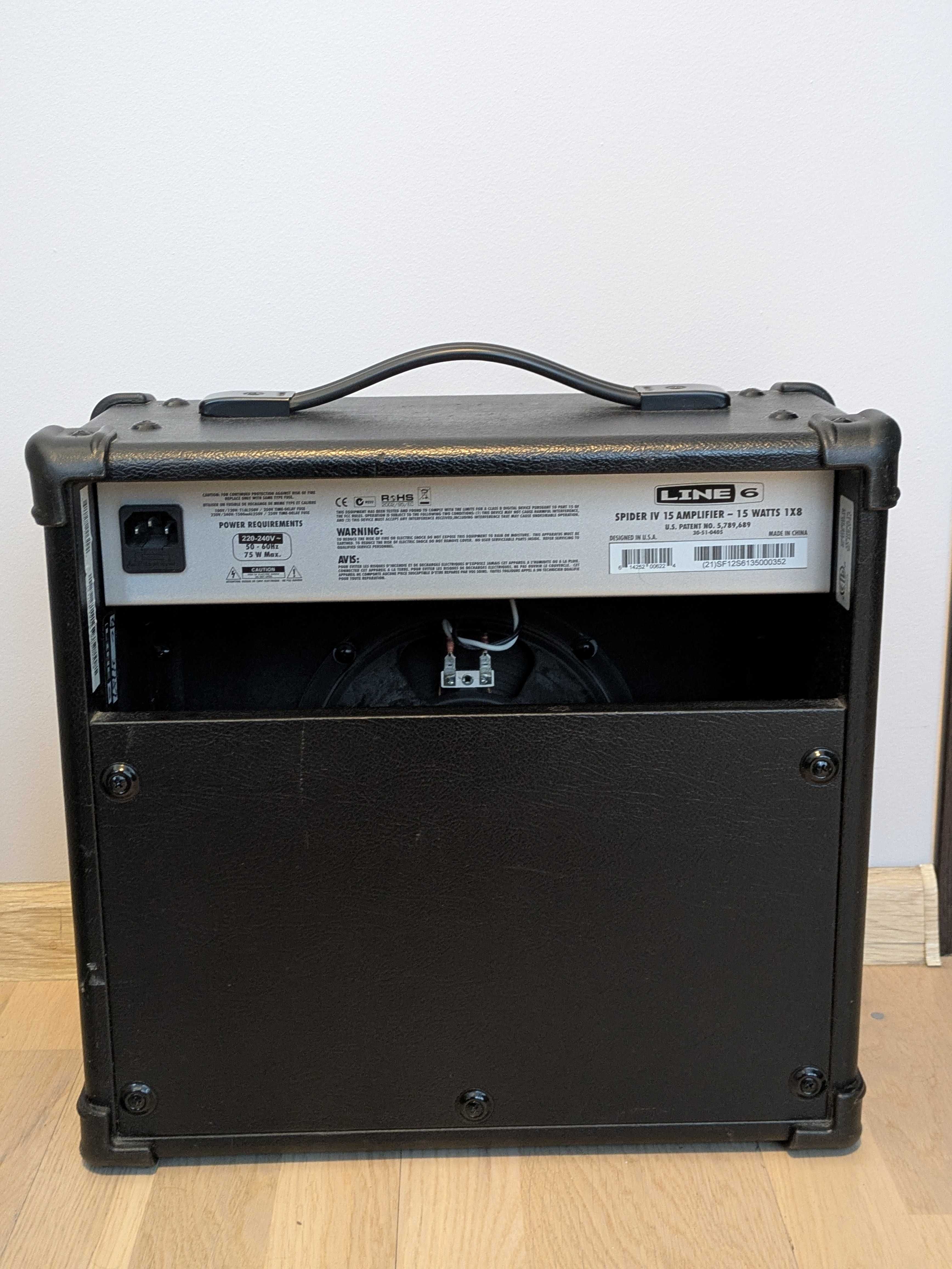 Wzmacniacz Gitarowy Line 6 Spider IV  - 15 Watts 1x8