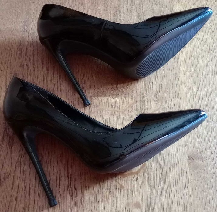 Sapatos altos Setilletos pretos 12cm (tamanho 40) novos nunca usados