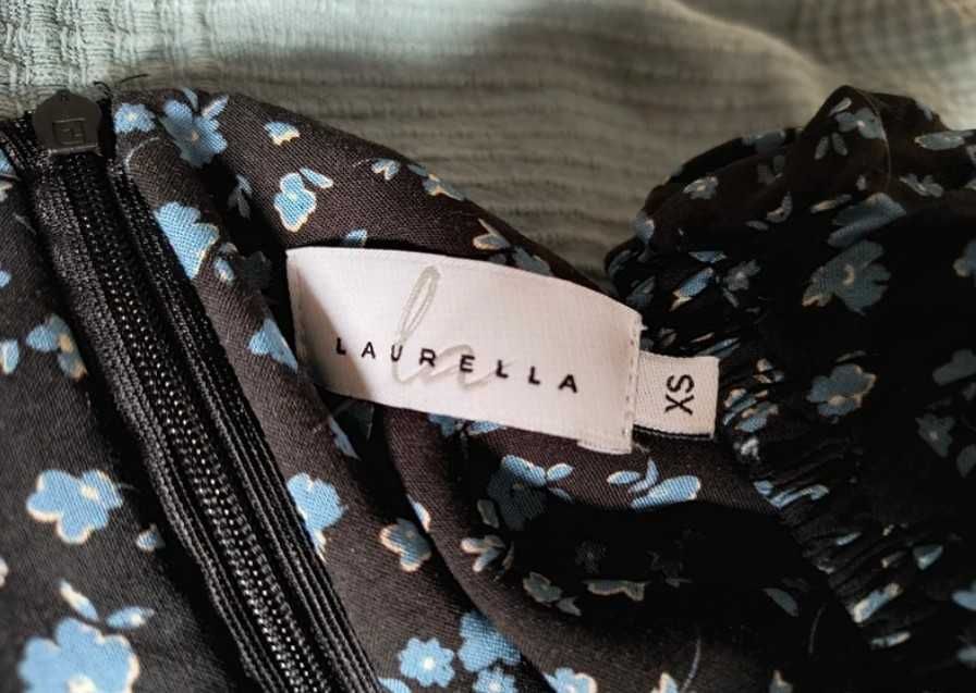 Sukienka Laurella czarna w niebieskie kwiatki XS