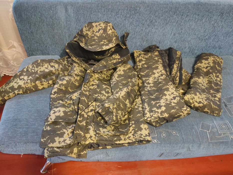 Костюм зимовий робочий піксель.