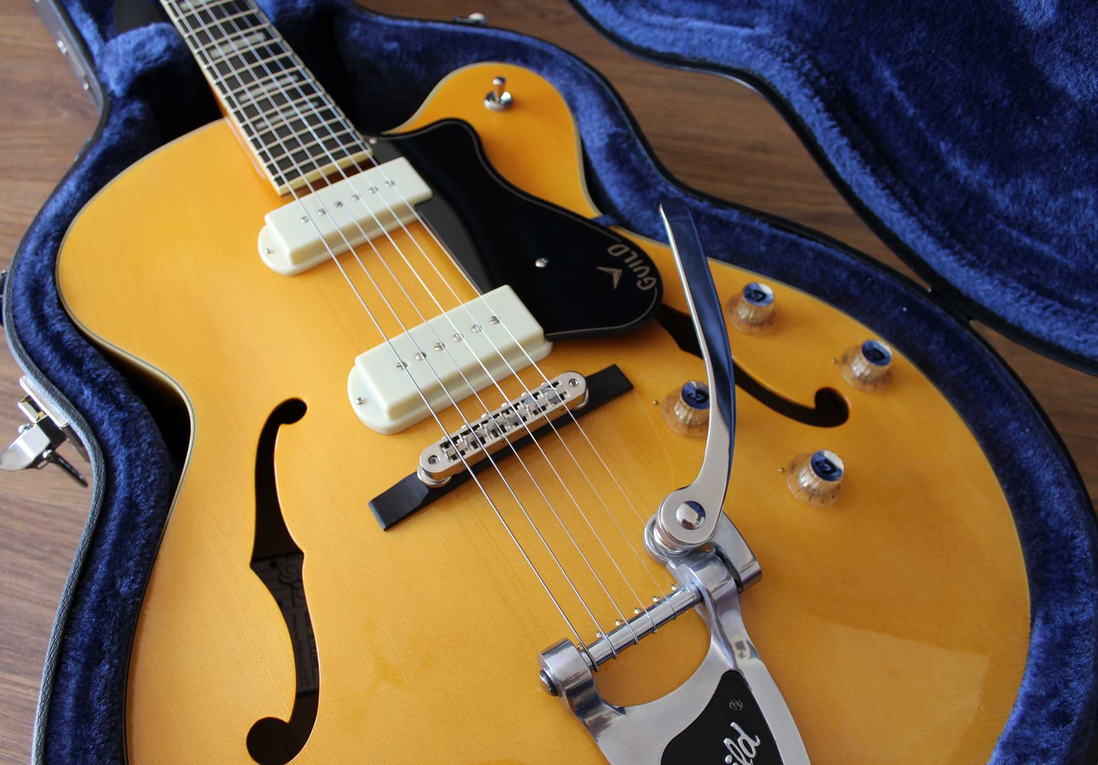 Gibson - Guild X-175B Manhattan