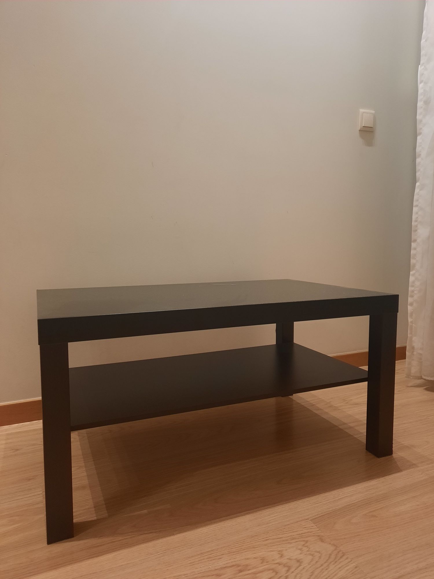 Mesa de TV pouco uso