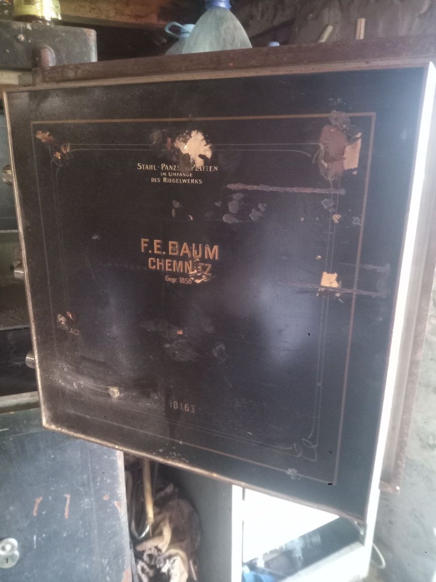 Антикварный сейф 19в фирмы f.e.baum
