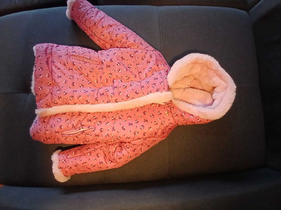 Casaco em excelente estado para menina