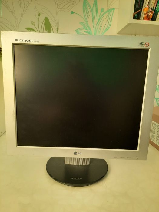 Монітор   LG  FLATRON L1930SQ, б/у