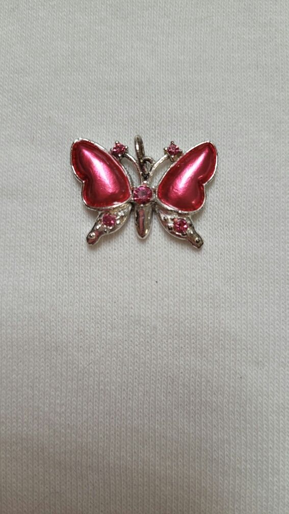 Wisiorek motyl różowo-srebrny