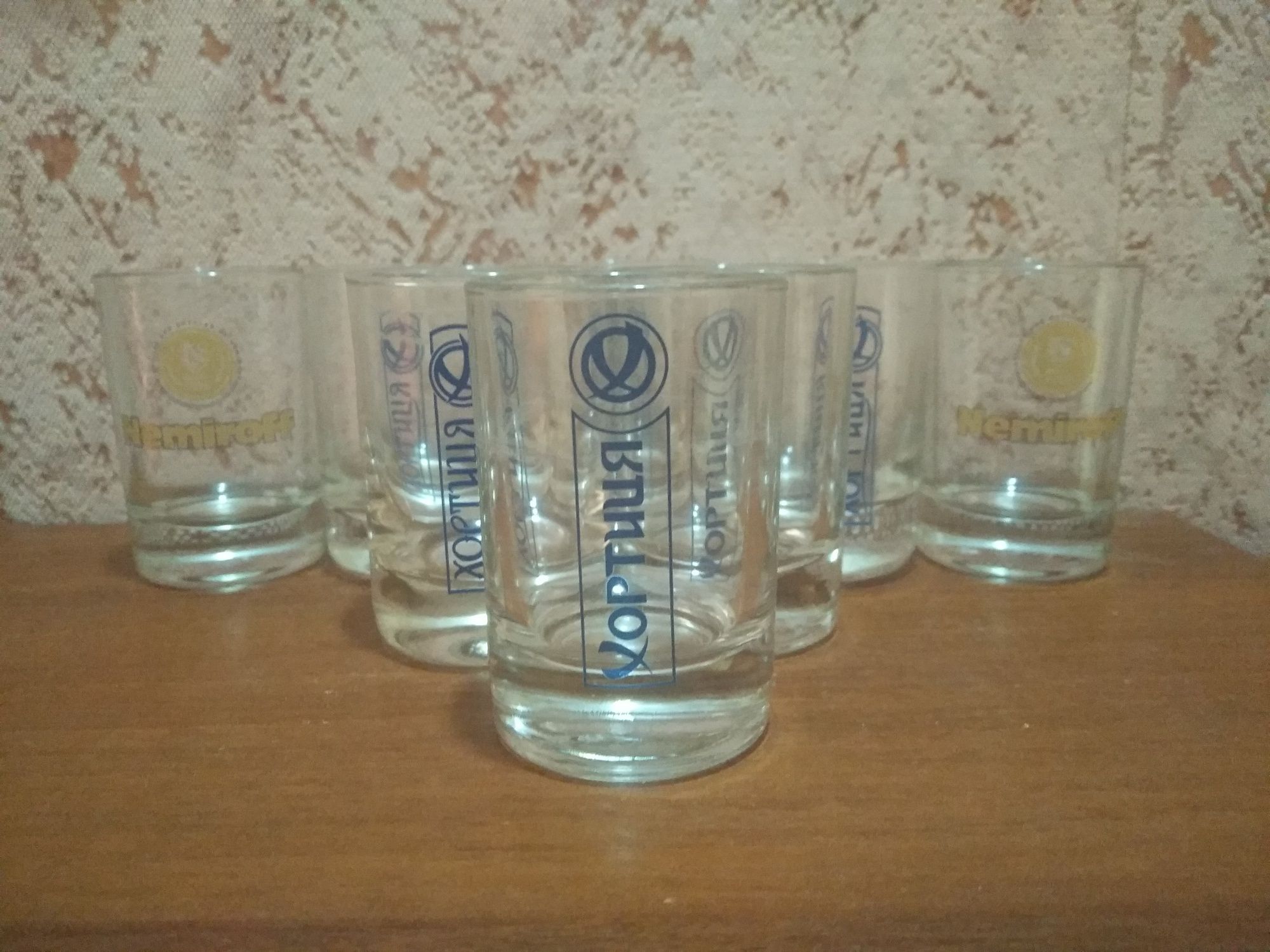 Бокалы стаканы рюмки
