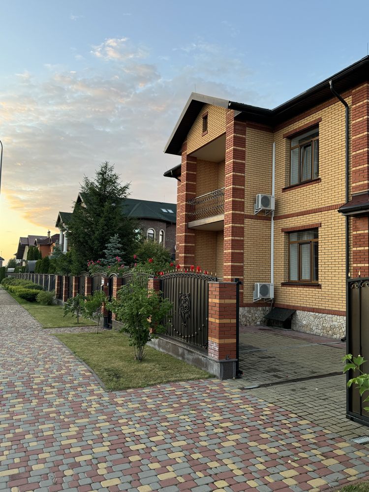 Продаж будинку Київ
