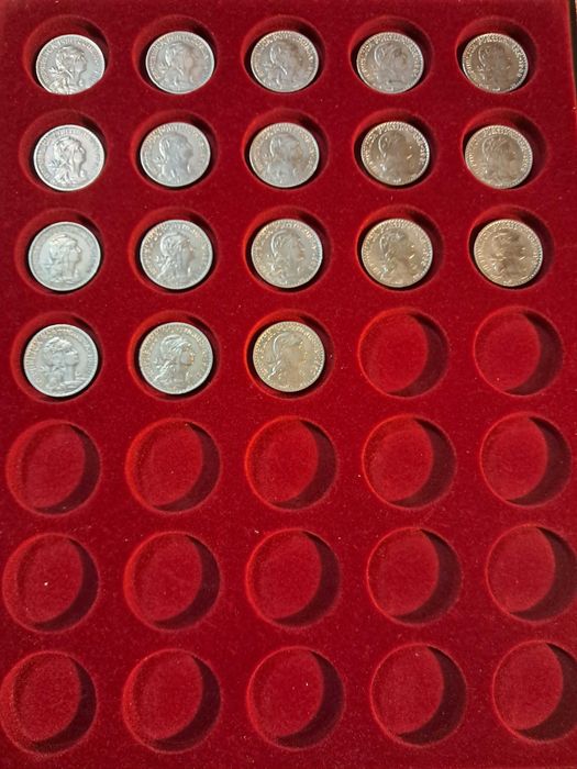 Moedas Alpaca datas diferentes